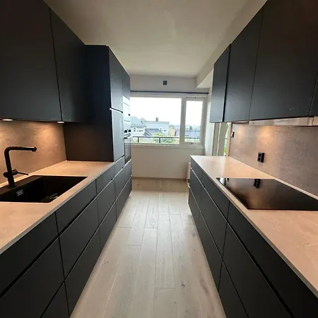 Stor Og Sentral Naer Lagunen